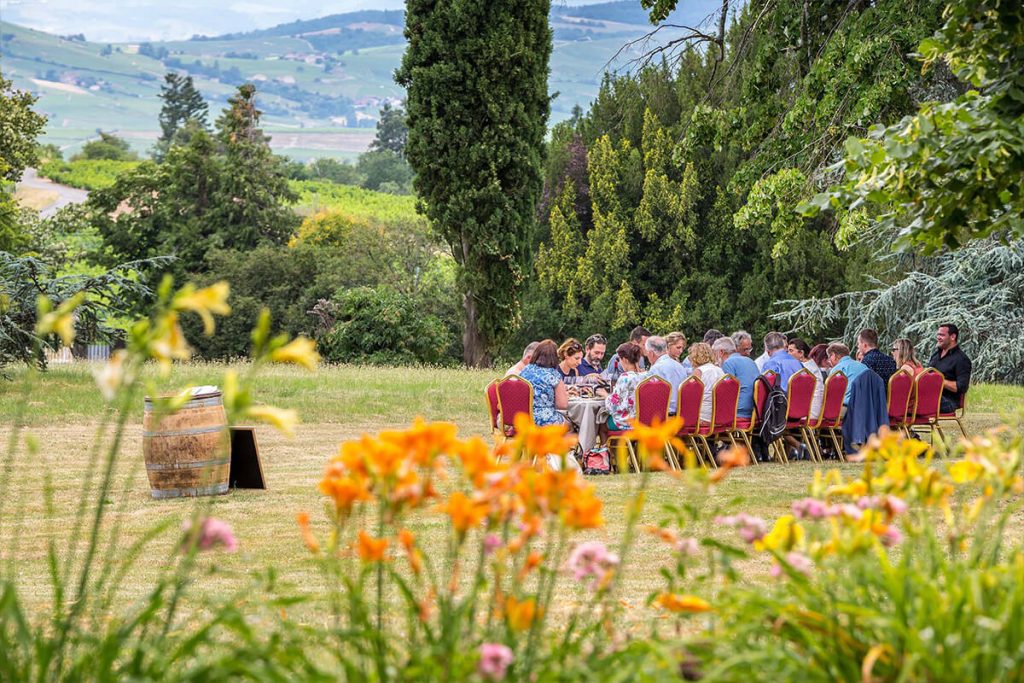 repas en famille chez les vignerons beaujonomie